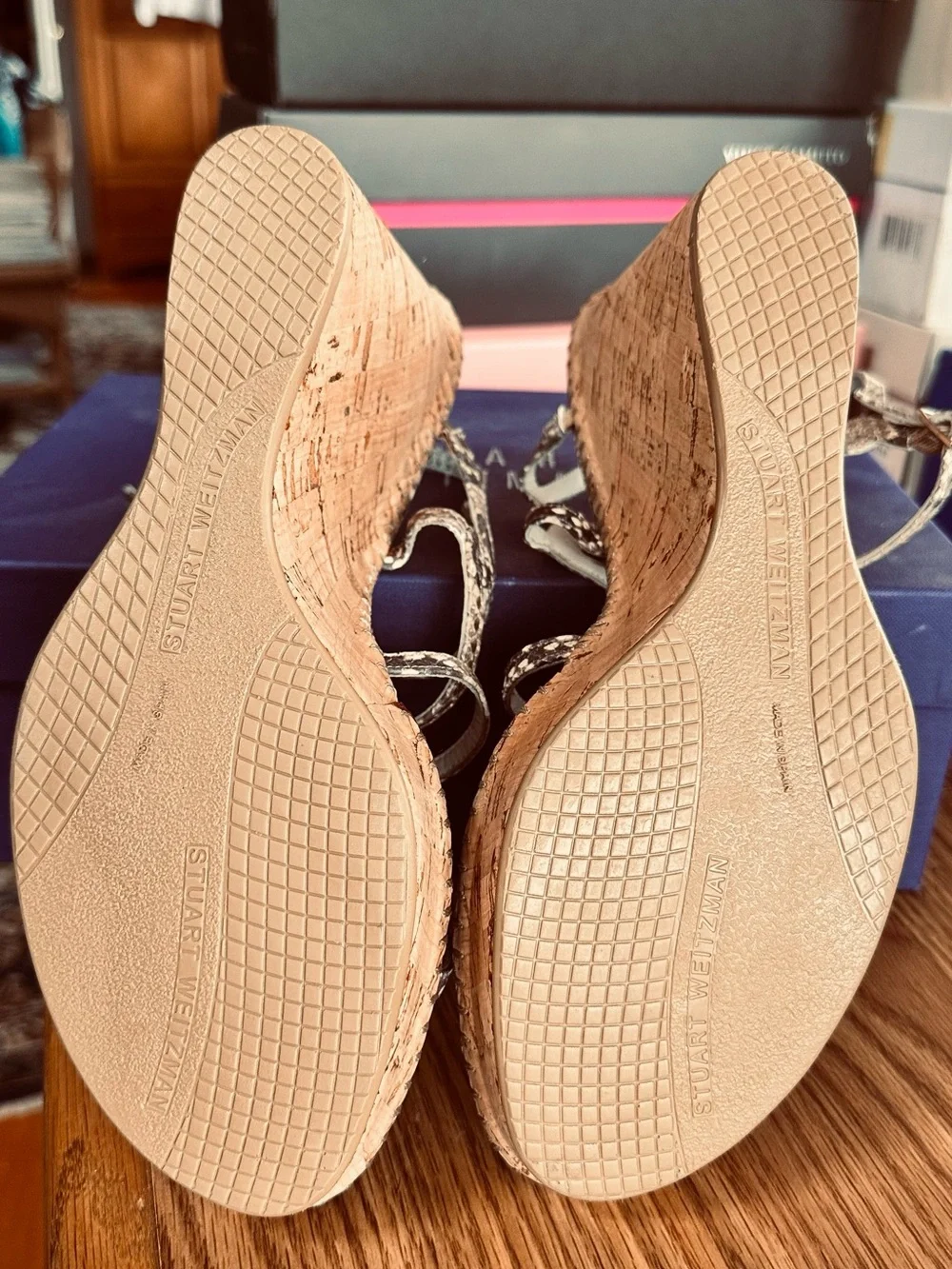 Stuart Weitzman 4” Cork Wedge Platform, Reptile Print 11M Strappy Leather Sandal - Picture 5 of 6